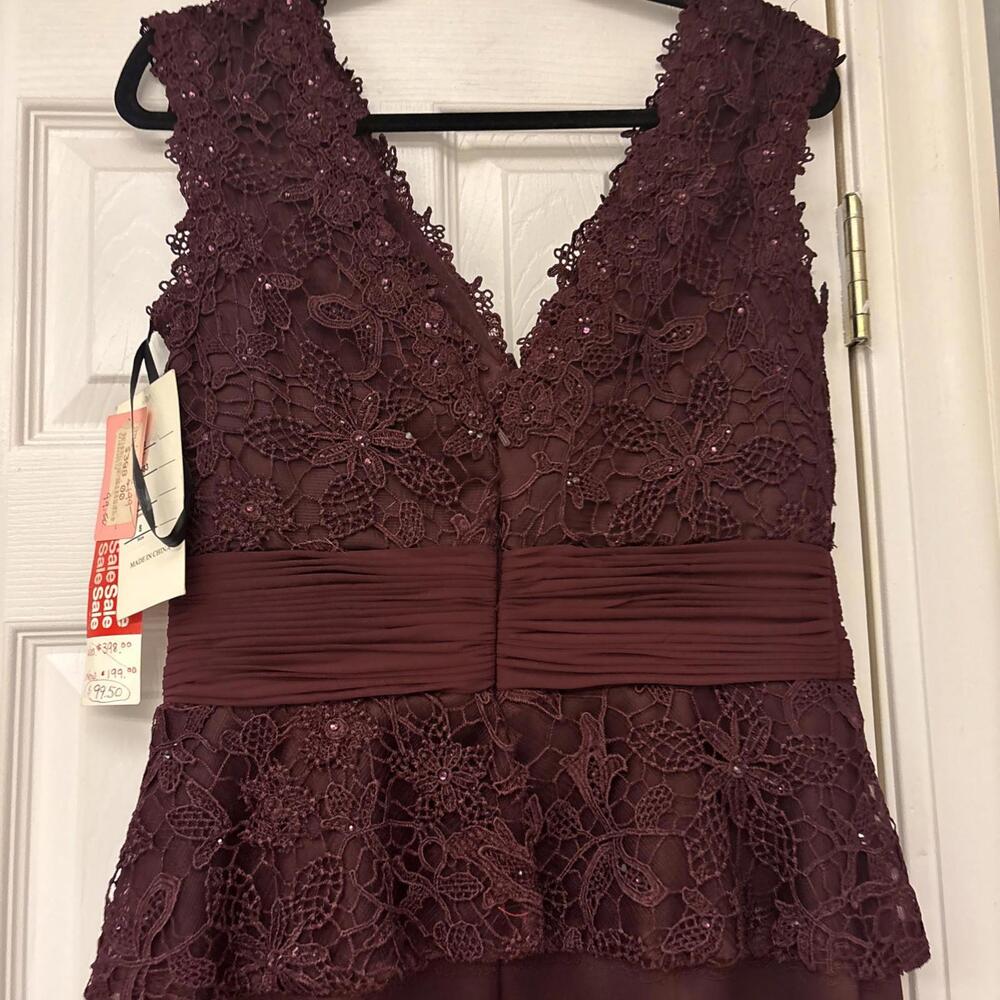 NWT  Social Occasions by Mon Cheri. Satin Sequin Mother Of Bride. Size 8. $398 - Picture 10 of 12